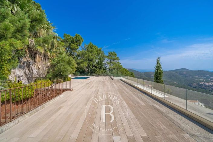 Image No.5-5 Bed House for sale