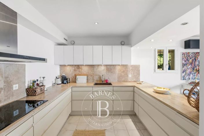 Image No.19-4 Bed House for sale