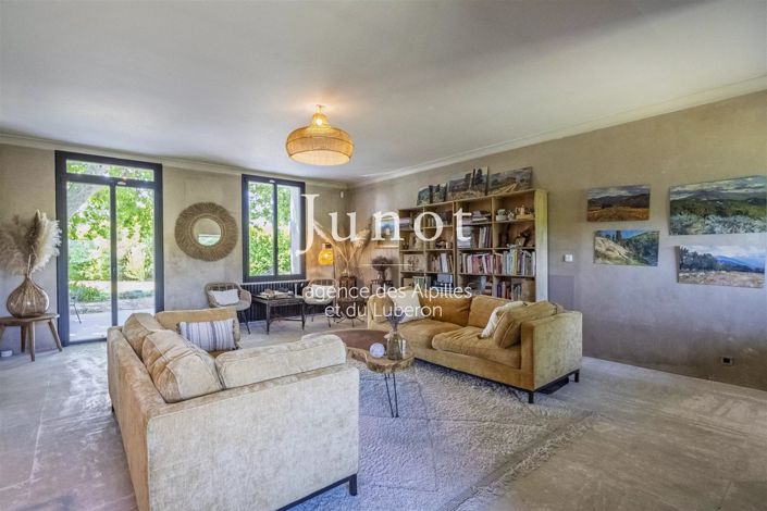 Image No.9-4 Bed House for sale