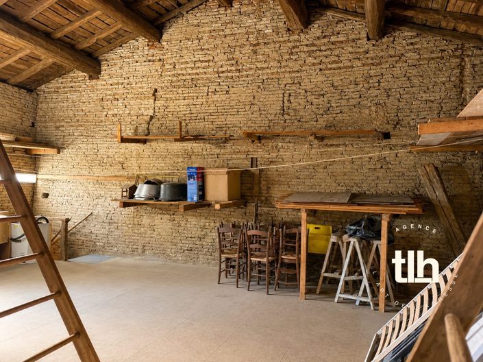 Image No.21-4 Bed House for sale
