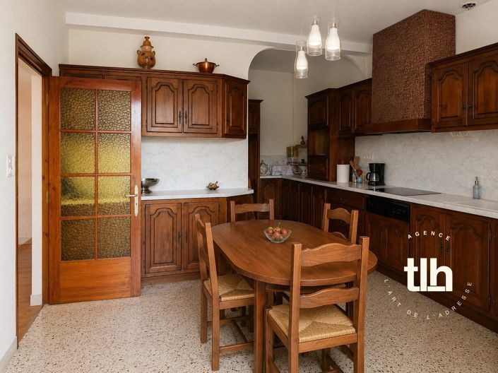 Image No.6-4 Bed House for sale