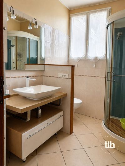 Image No.8-4 Bed House for sale