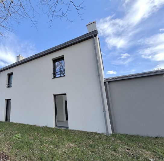 Image No.2-4 Bed House for sale