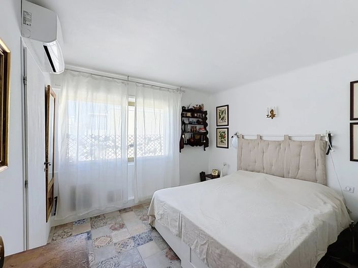 Image No.15-4 Bed Apartment for sale
