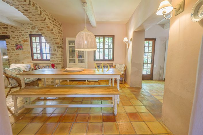 Image No.25-4 Bed House for sale