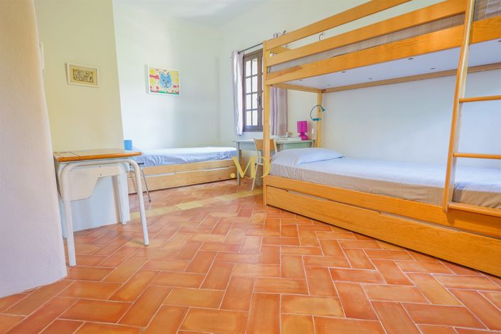 Image No.35-4 Bed House for sale