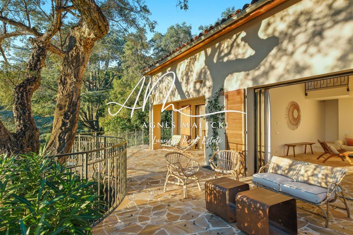 Image No.7-5 Bed House for sale