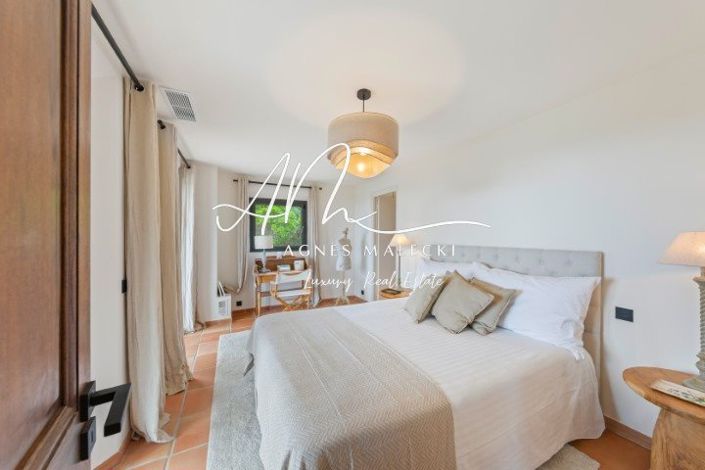 Image No.19-5 Bed House for sale