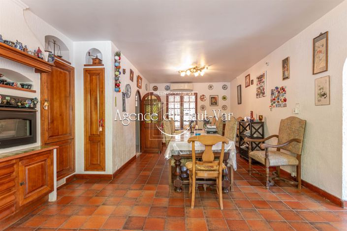 Image No.18-4 Bed House for sale