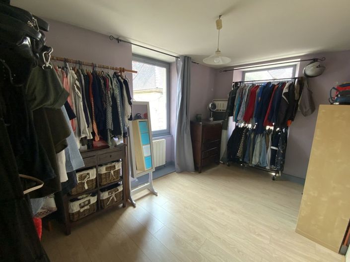 Image No.8-3 Bed Property for sale