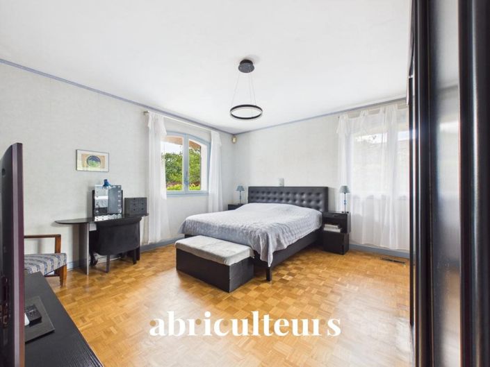 Image No.11-4 Bed House for sale