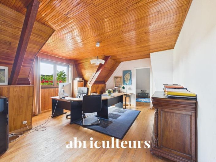 Image No.17-4 Bed House for sale
