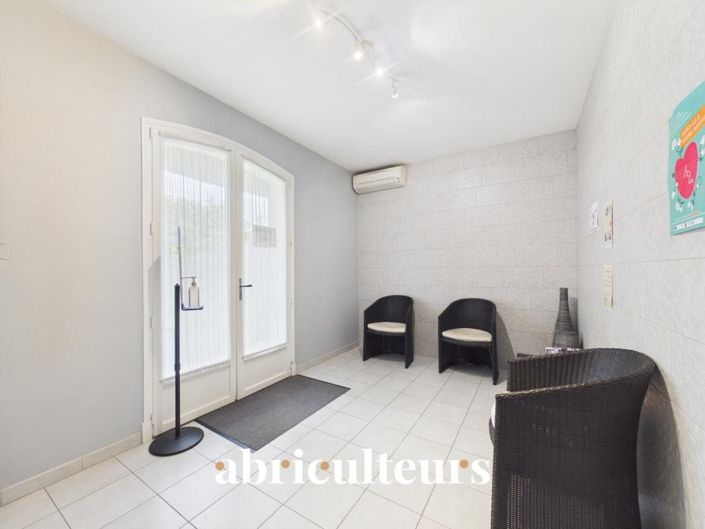 Image No.18-4 Bed House for sale