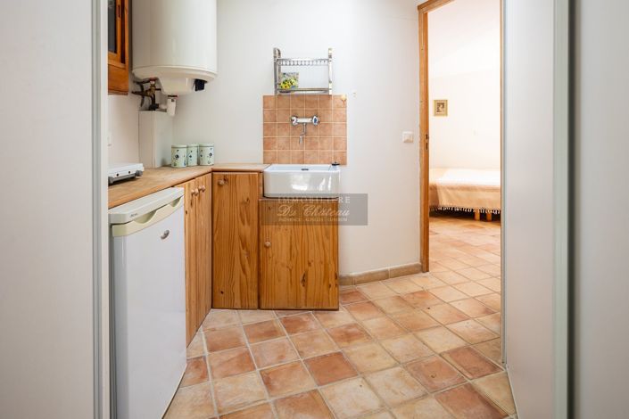 Image No.10-3 Bed House for sale