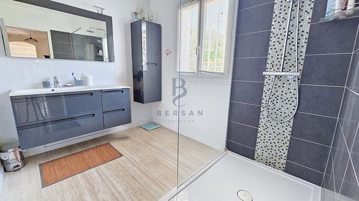 Image No.15-4 Bed House for sale