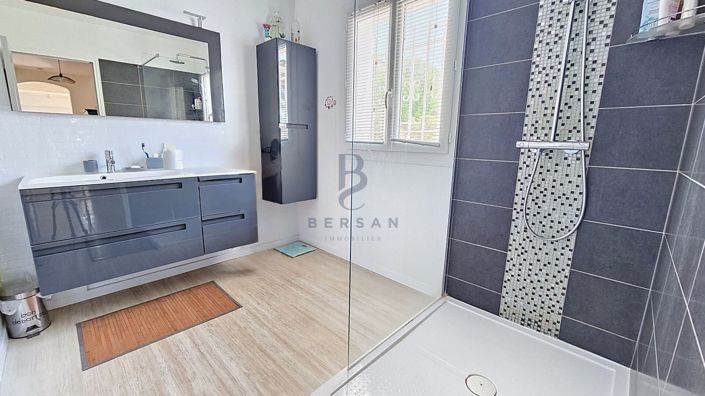 Image No.15-4 Bed House for sale