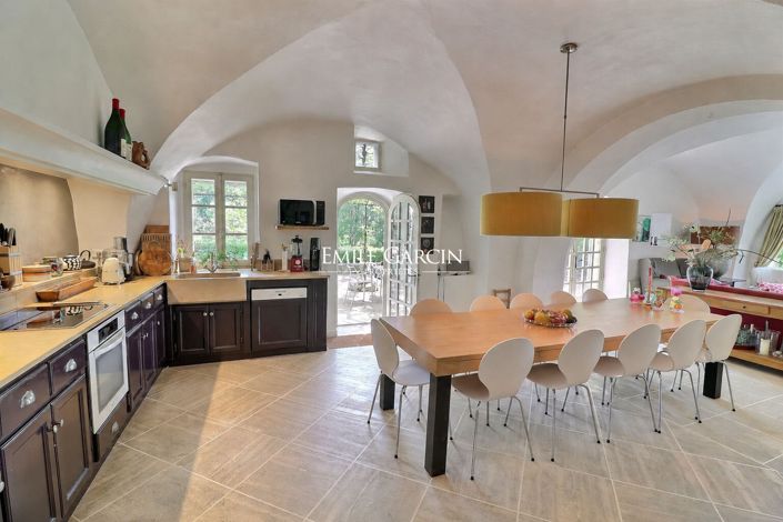 Image No.11-6 Bed House for sale