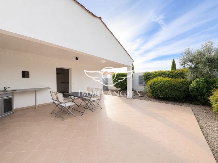 Image No.10-3 Bed House for sale