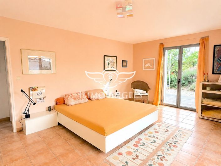 Image No.12-3 Bed House for sale