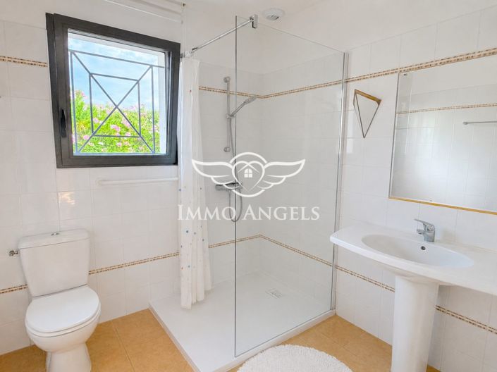 Image No.16-3 Bed House for sale