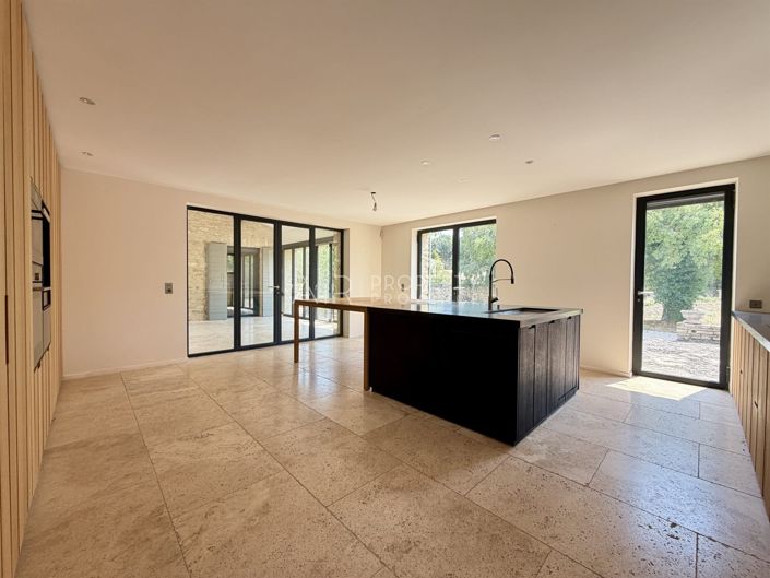 Image No.12-6 Bed House for sale