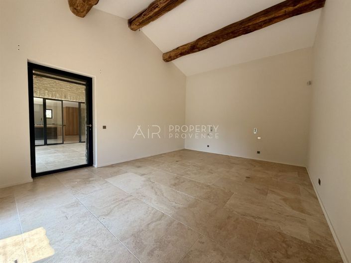 Image No.17-6 Bed House for sale