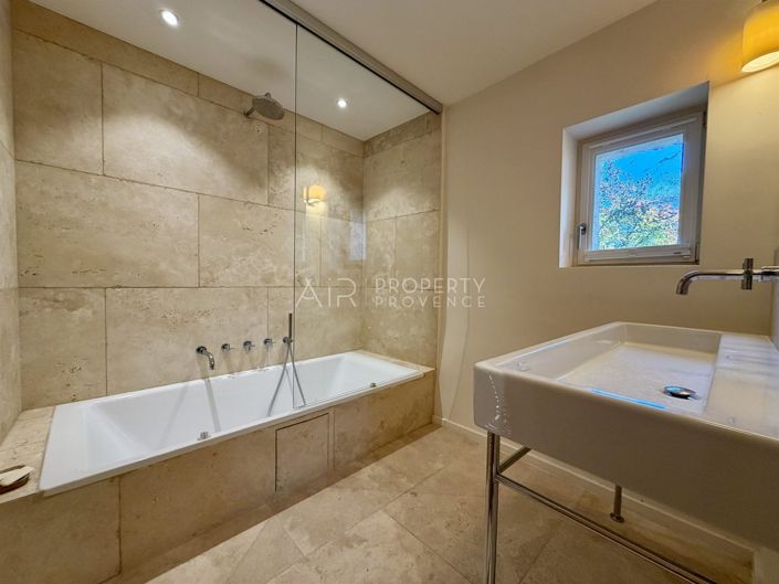 Image No.21-6 Bed House for sale