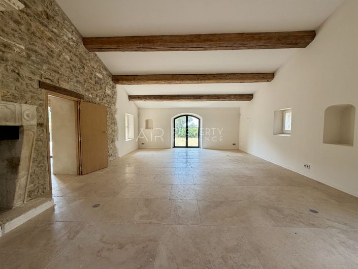 Image No.8-6 Bed House for sale
