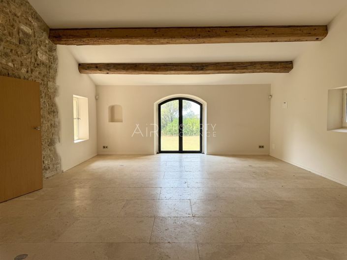 Image No.9-6 Bed House for sale