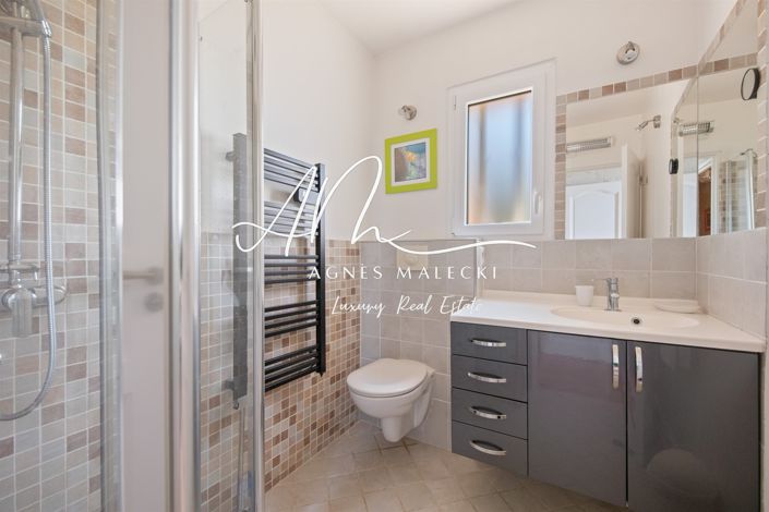 Image No.12-4 Bed House for sale