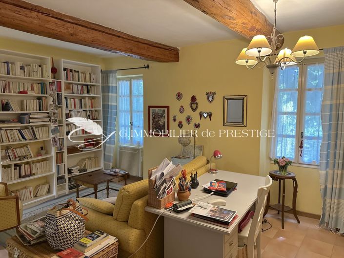 Image No.18-6 Bed House for sale