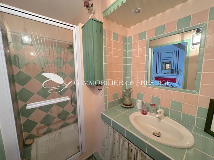 Image No.19-6 Bed House for sale