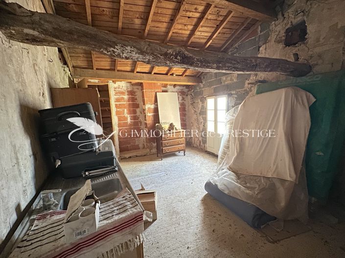 Image No.8-6 Bed House for sale
