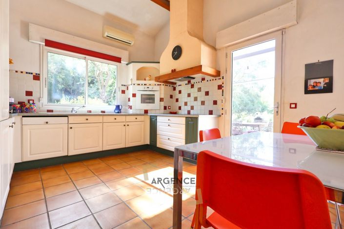 Image No.12-3 Bed House for sale