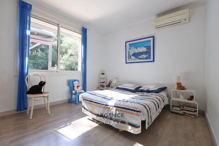 Image No.15-3 Bed House for sale