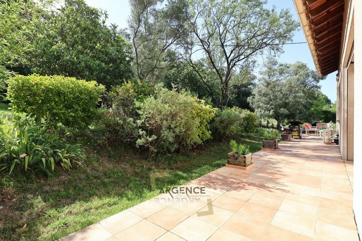 Image No.8-3 Bed House for sale