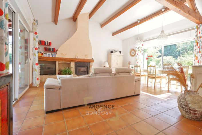 Image No.9-3 Bed House for sale