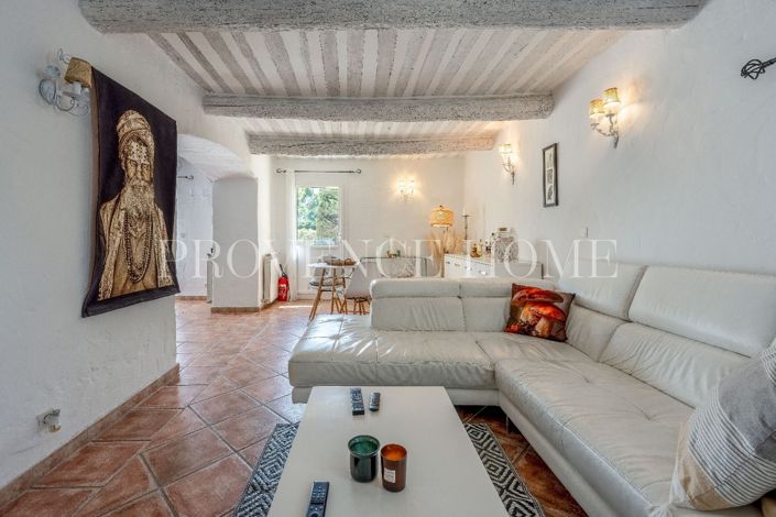 Image No.5-8 Bed House for sale