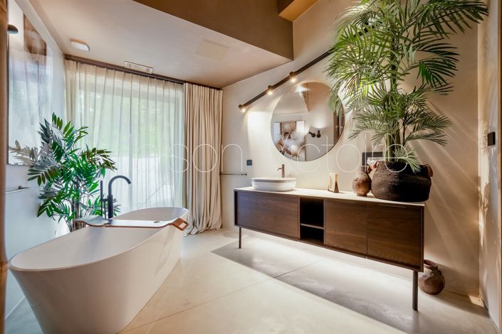 Image No.24-6 Bed House for sale