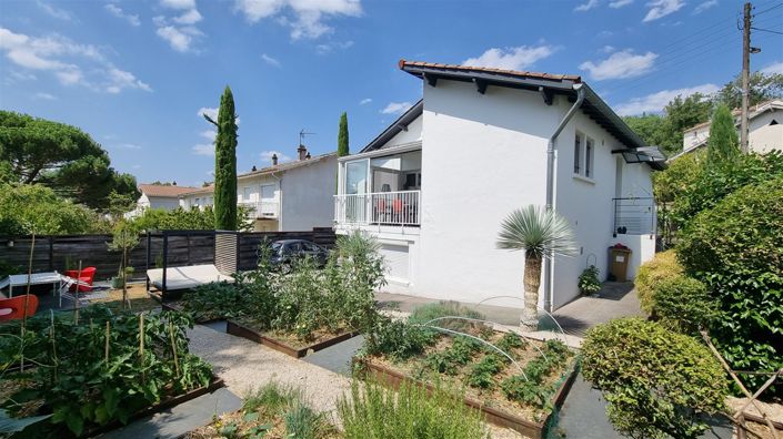 Image No.9-3 Bed House for sale
