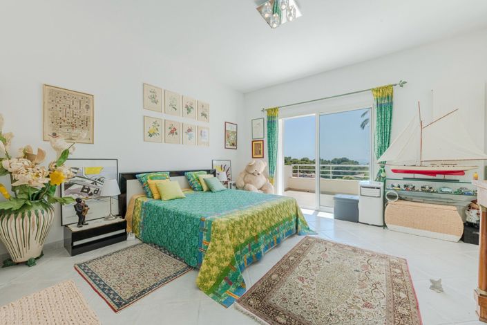 Image No.10-3 Bed House for sale