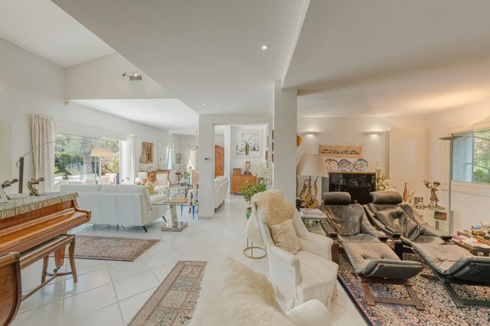 Image No.6-3 Bed House for sale