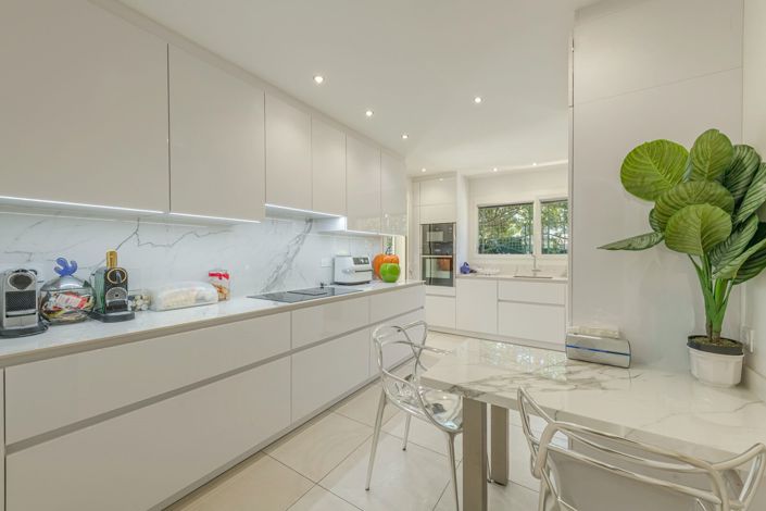 Image No.9-3 Bed House for sale