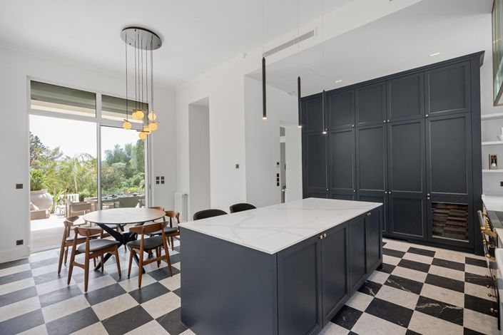 Image No.3-5 Bed House for sale