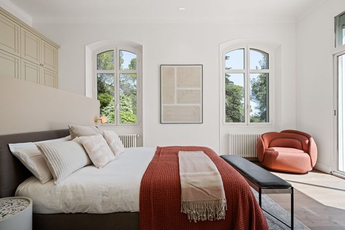 Image No.7-5 Bed House for sale