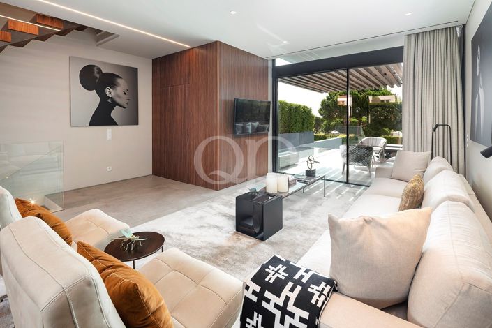 Image No.12-3 Bed House for sale