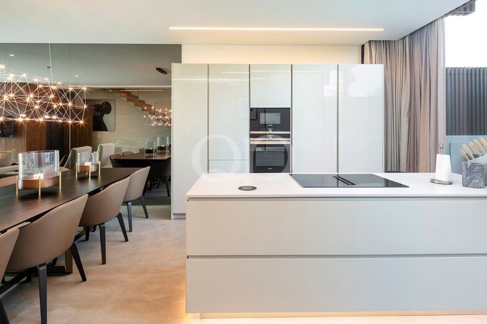 Image No.4-3 Bed House for sale