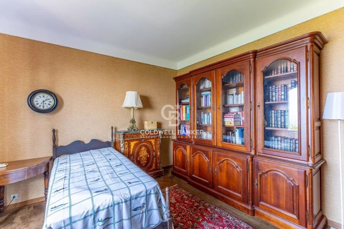 Image No.32-House for sale