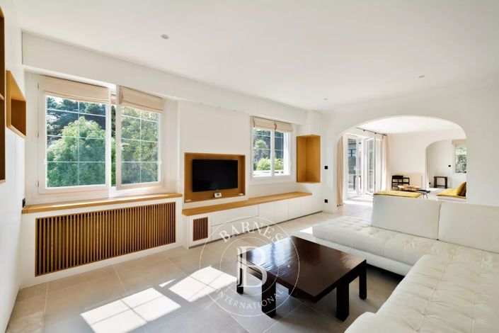 Image No.13-5 Bed House for sale