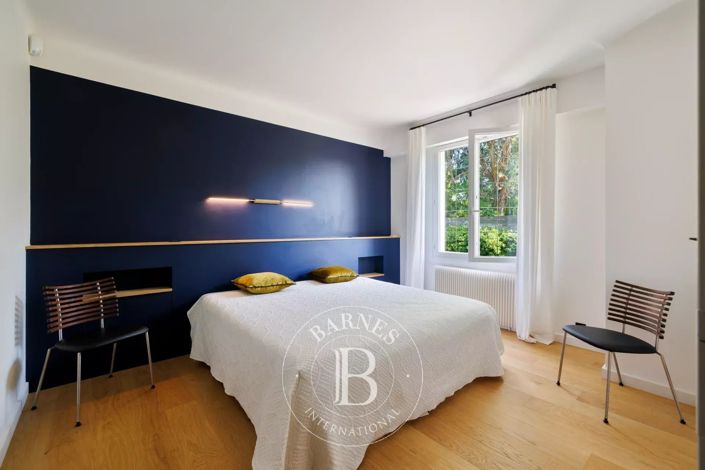 Image No.18-5 Bed House for sale